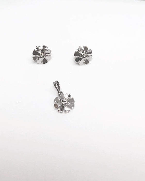 Small Flower Silver Pendant & Earring